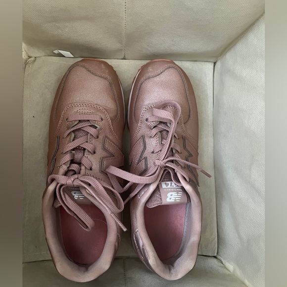 Rose gold new balance 574 sneakers - Picture 2 of 7